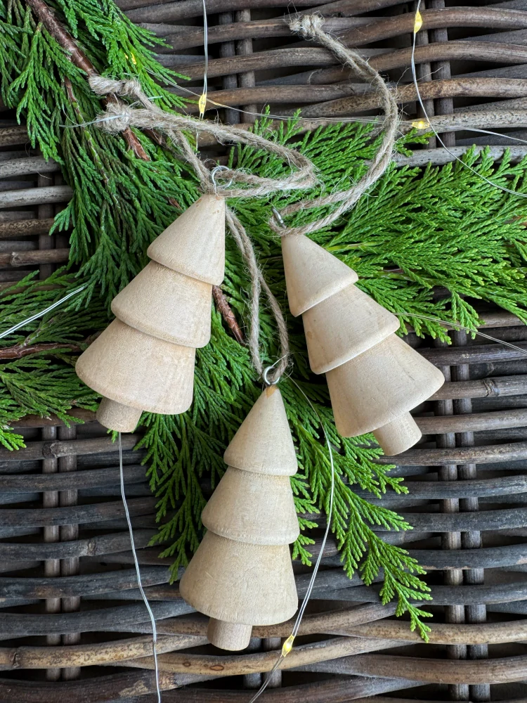 Závěsný dřevěný stromeček - přírodní