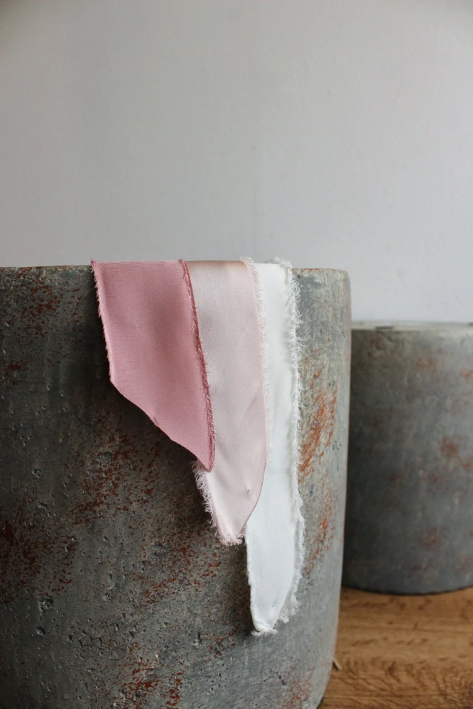 Elegantní střapatá stuha (3,5 cm x 10 m)