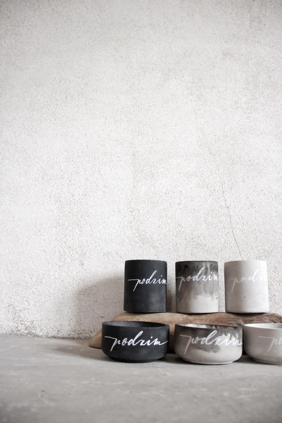 Betonový kalíšek černý "podzim" #1