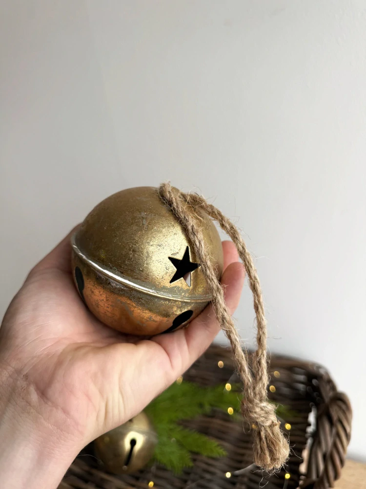 Kovová závěsná rolnička - zlatá 