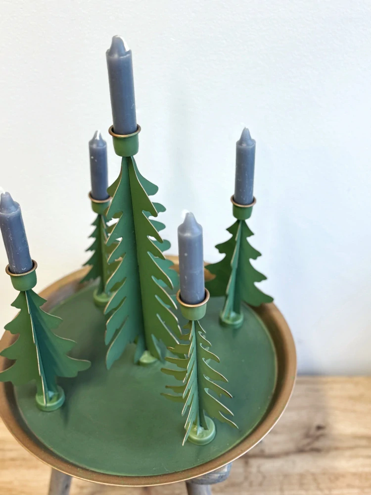 Vánoční svícen na pět kónických svíček 