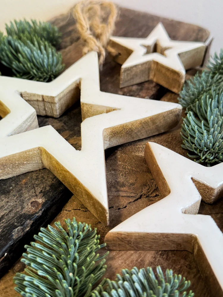 Dřevěná závěsná hvězda "Perníček s polevou"