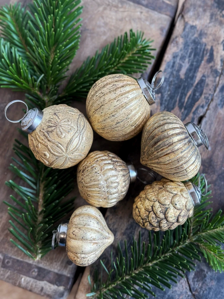 Balení 6 luxusních skleněných antik baněk 