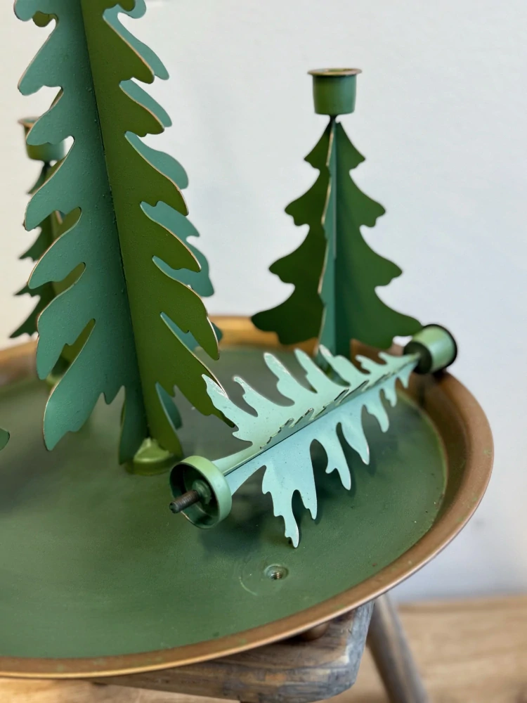 Vánoční svícen na pět kónických svíček 