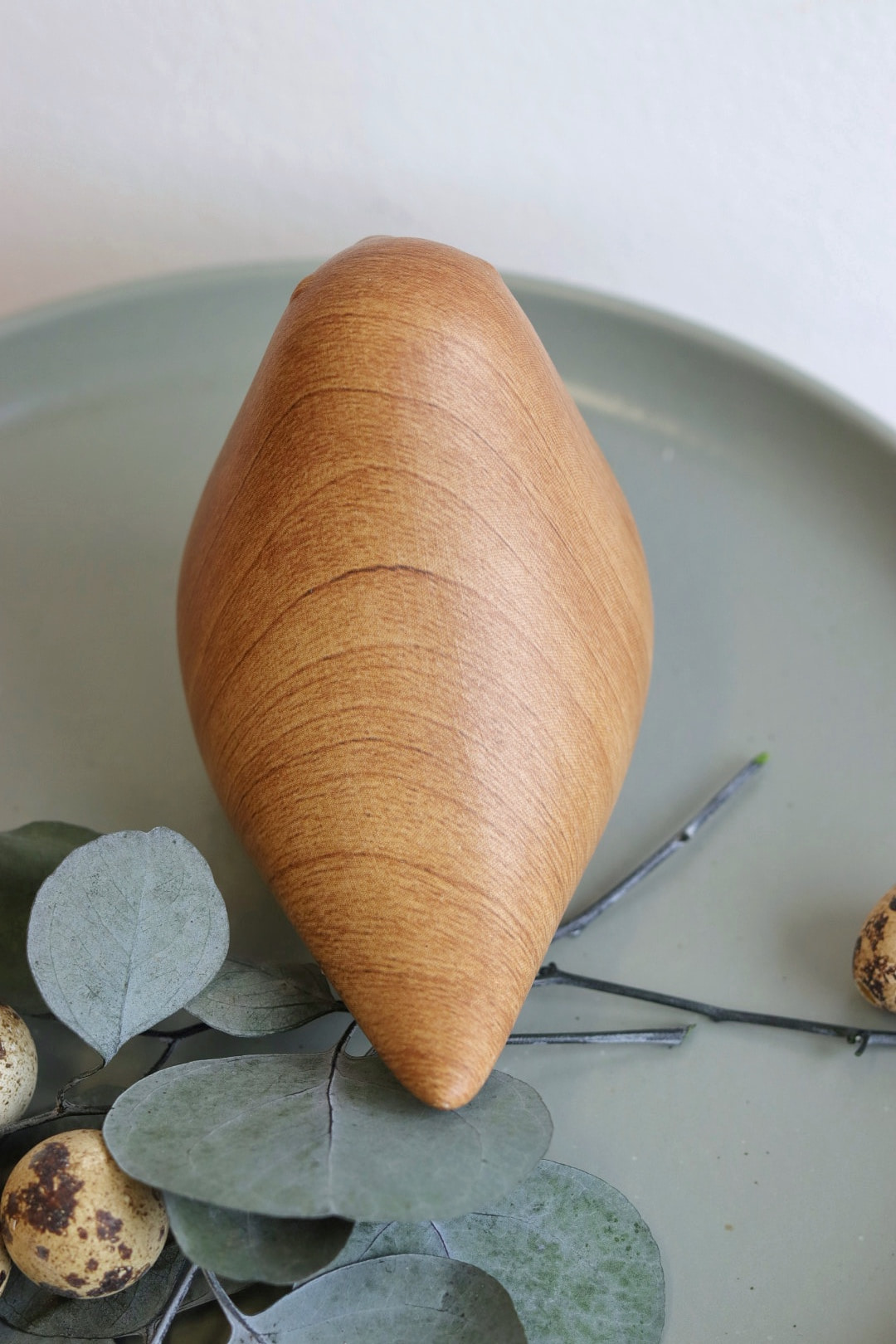 Keramický ptáček v dekoru dřeva 