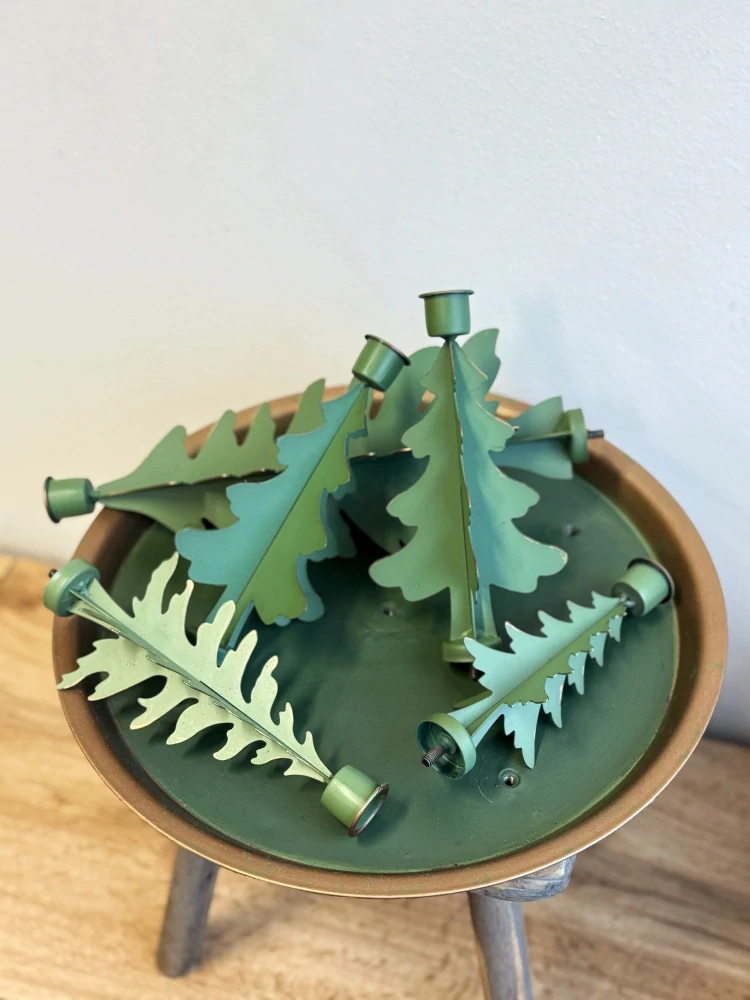 Vánoční svícen na pět kónických svíček 