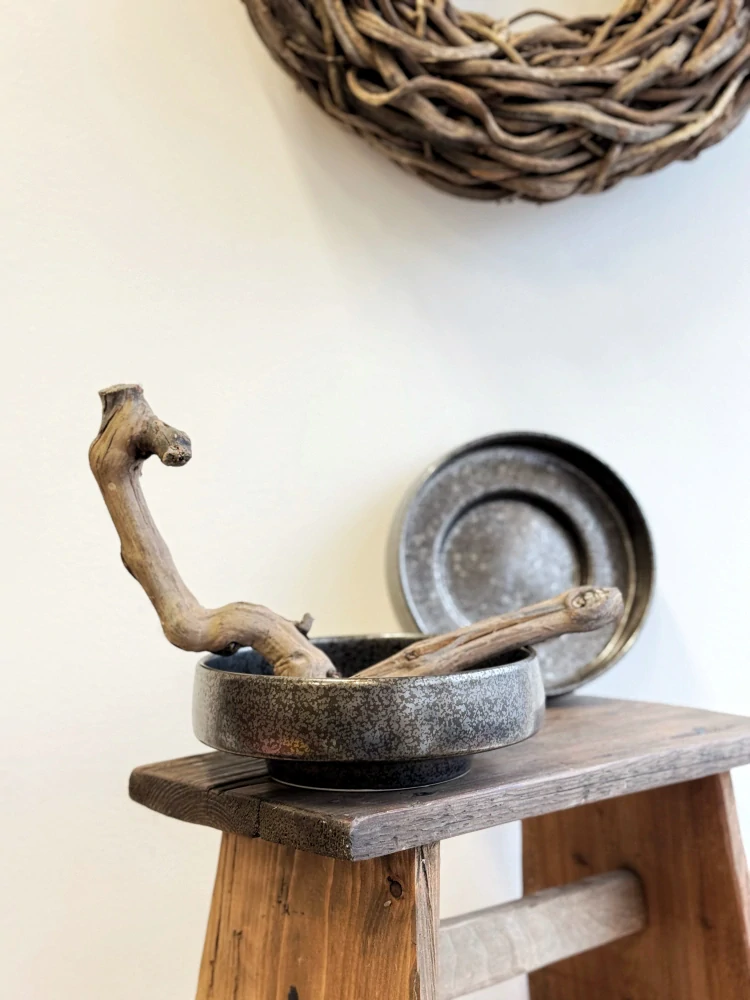 Kulatá mísa v granitovo-stříbrné barvě k dekorování