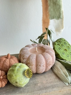 Stojánek na čajovou svíčku "Dýně" v terakotové barvě