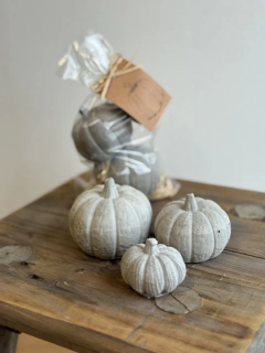 Balení 3 ks betonových dýniček 