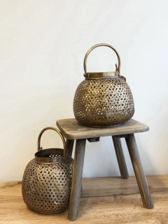 Designová kovová lucerna se zlatou patinou