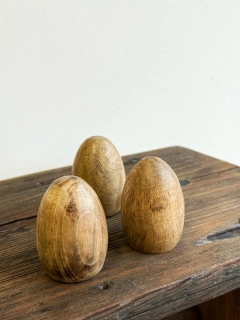 Dekorační vejce z exotického dřeva