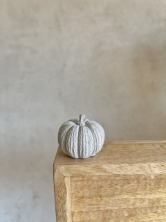 Malá betonová dýně 