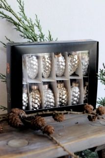 Balení 12 ks baněk ve tvaru šišky (zlatá)